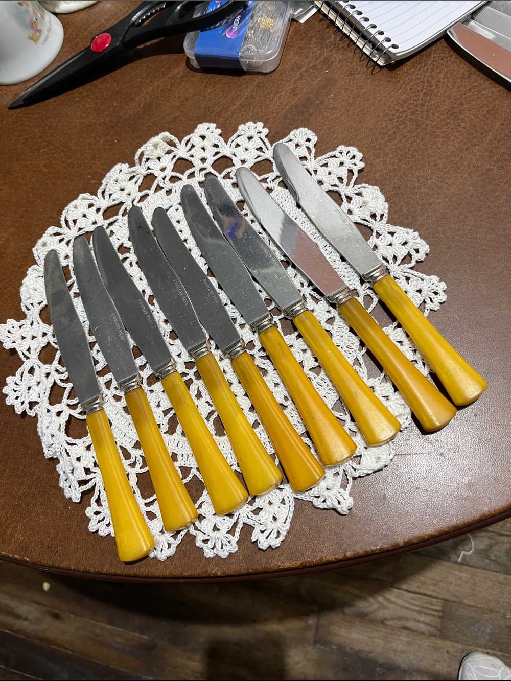 Vintage Bakelite steak/butter knives stainless steel